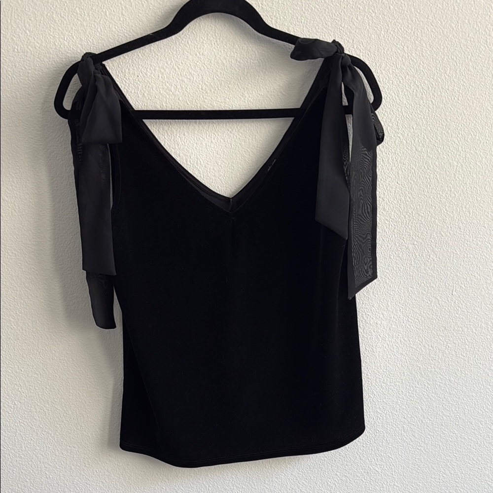 Gibson Velvet Sleeveless Top with Chiffon Black Bow Shoulders